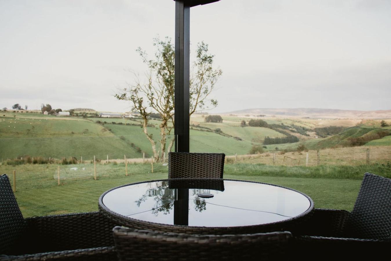 Luxury 2 Bedroom Glamping Pod With Hot Tub At Aganmore Farm Glamping - Pod 2 巴利卡斯尔 外观 照片